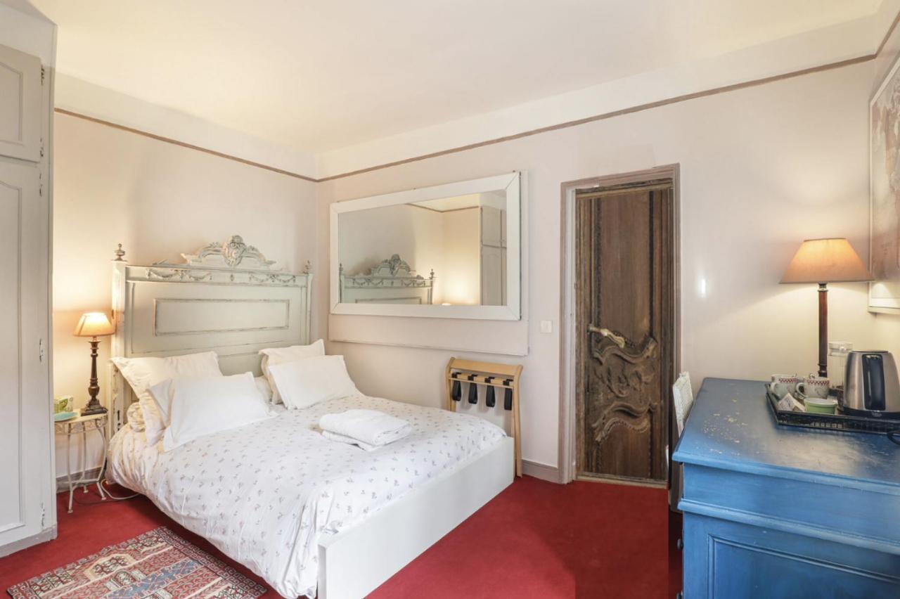 "Maison 1850 Paris 18" Chambre R Avec Terrasse Et Parking En Option Luaran gambar
